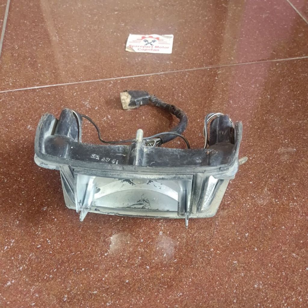 reflektor lampu belakang suzuki bravo rc 100 ori