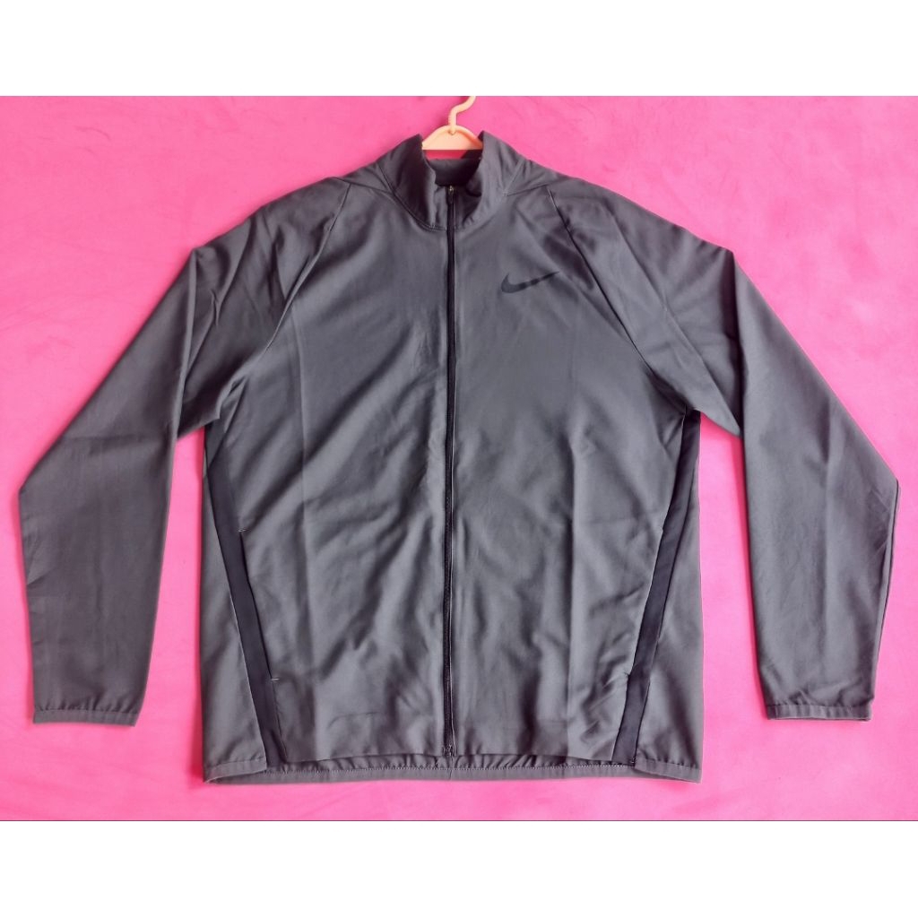 jaket olahraga pria.Nike.