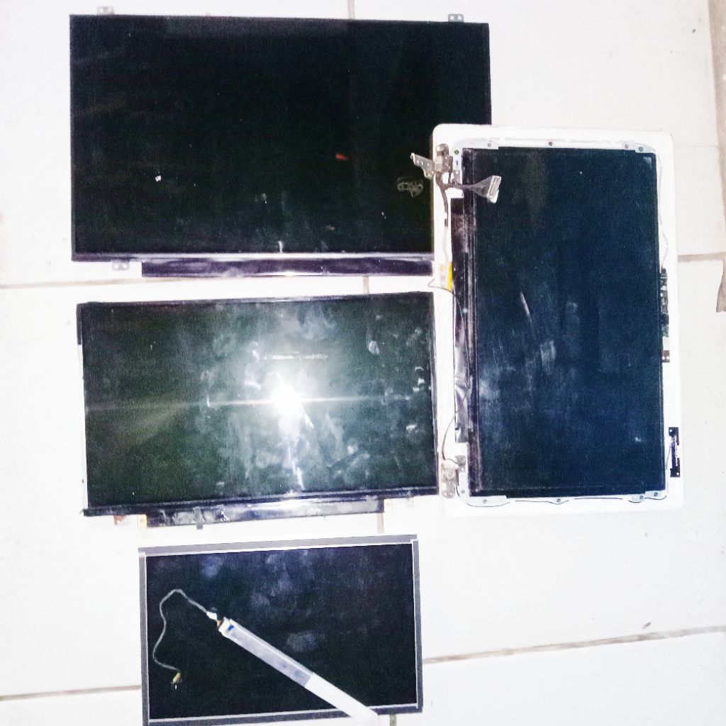 layar lcd led laptop 14 in 11,5 in 8 in 40 pin dan 30 pin slim dan tebal semua ukuran | panel lcd LE