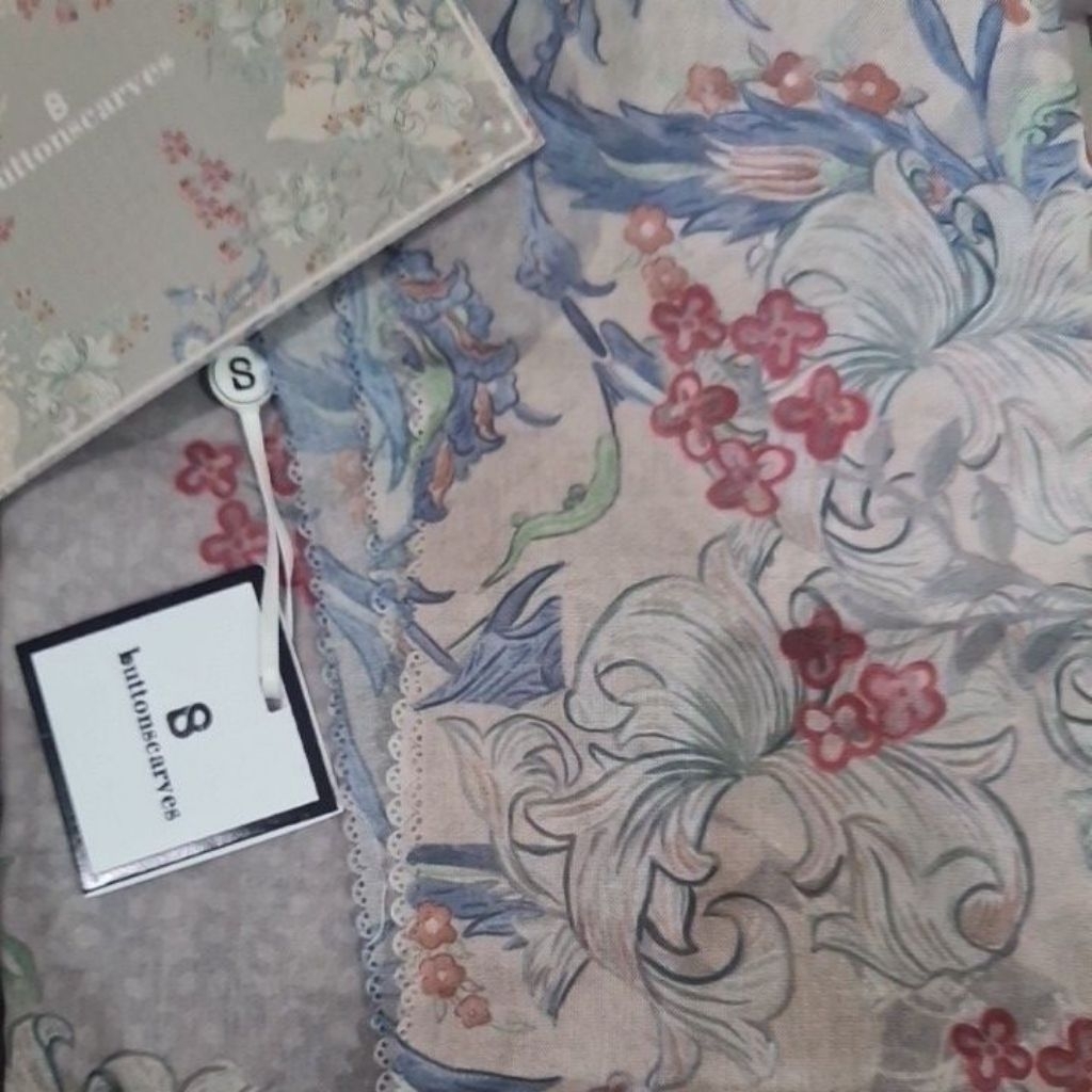 New Buttonscarves The Topkapi Voile Square warna grey