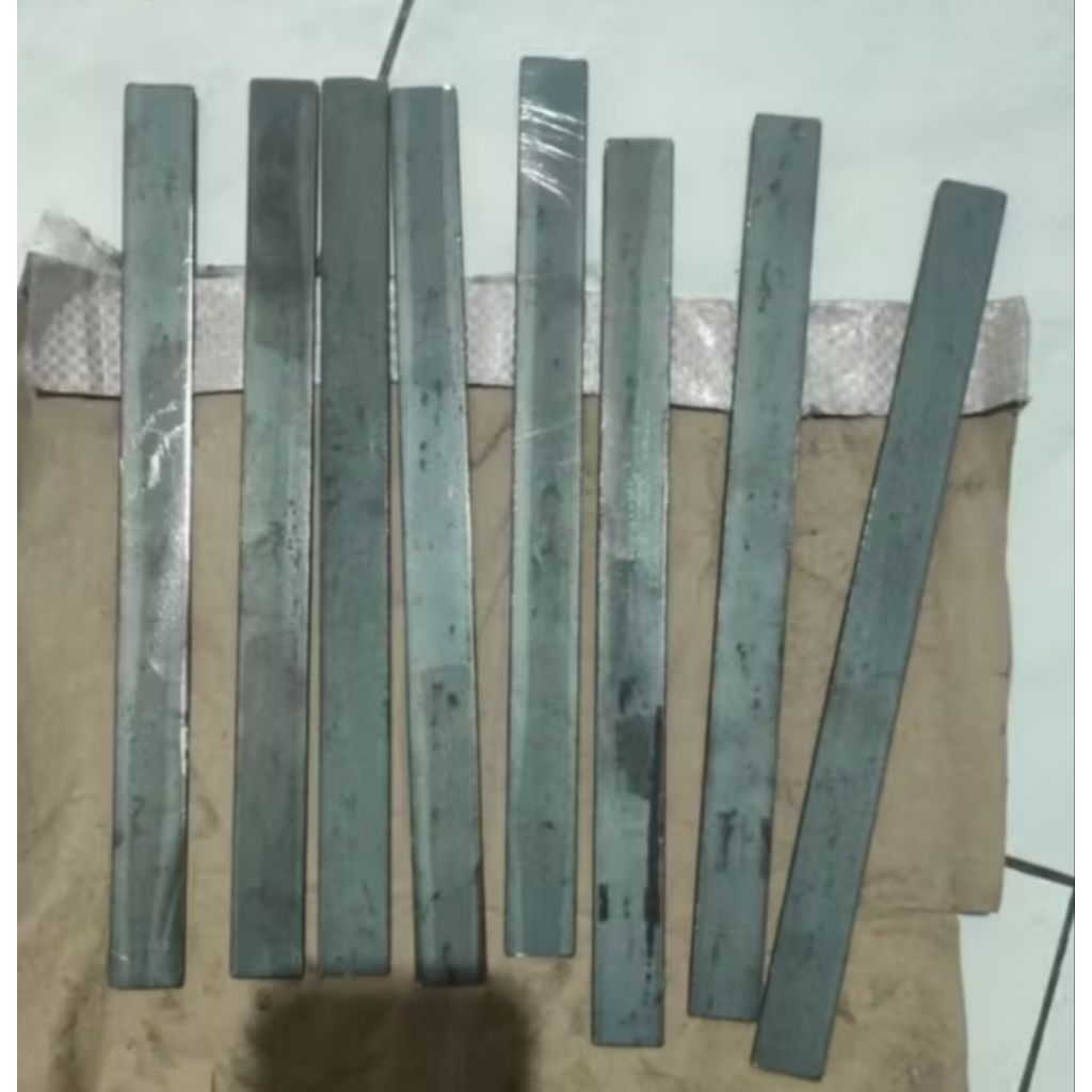Plat Strip Besi Ukuran 5 mm × 50 mm × 100 cm