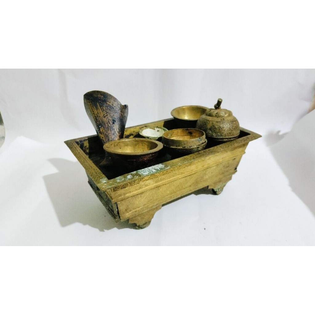 KINANGAN MOTIF KRETA KUNINGAN ANTIK