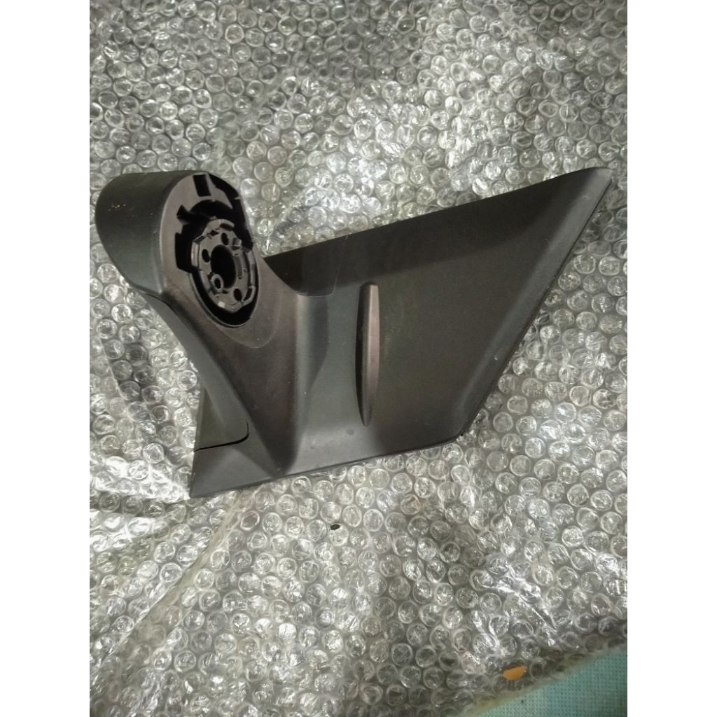 Dudukan Kaki Spion Mobil Calya Sigra Tahun 2016-2020