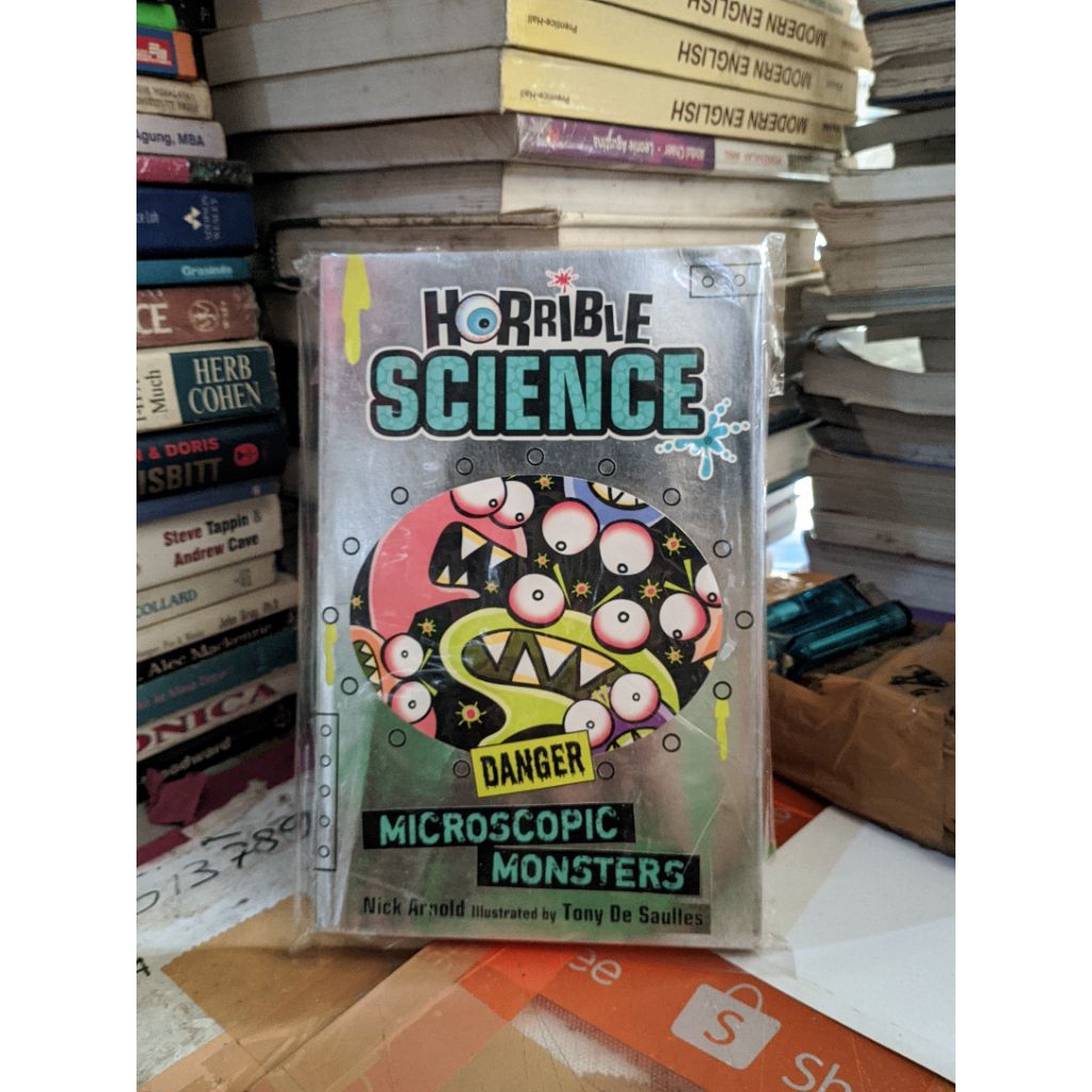 Komik Horrible Science Danger Microscopic Monsters