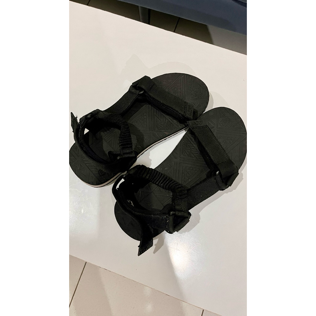Sandal Gunung Palang Arei Preloved