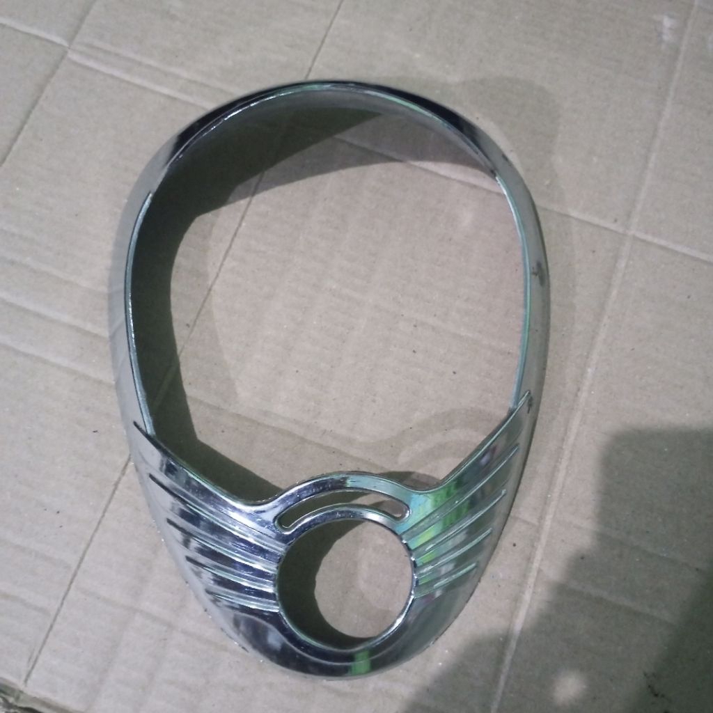 Garnis topi lampu depan Scoopy karbu
