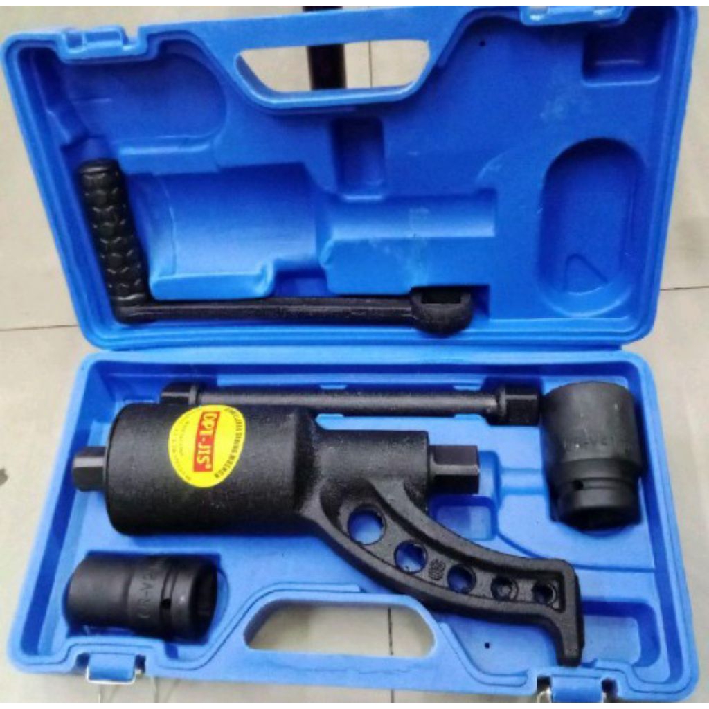 Labor saving wrench/ kunci roda truck Car Motorcycle