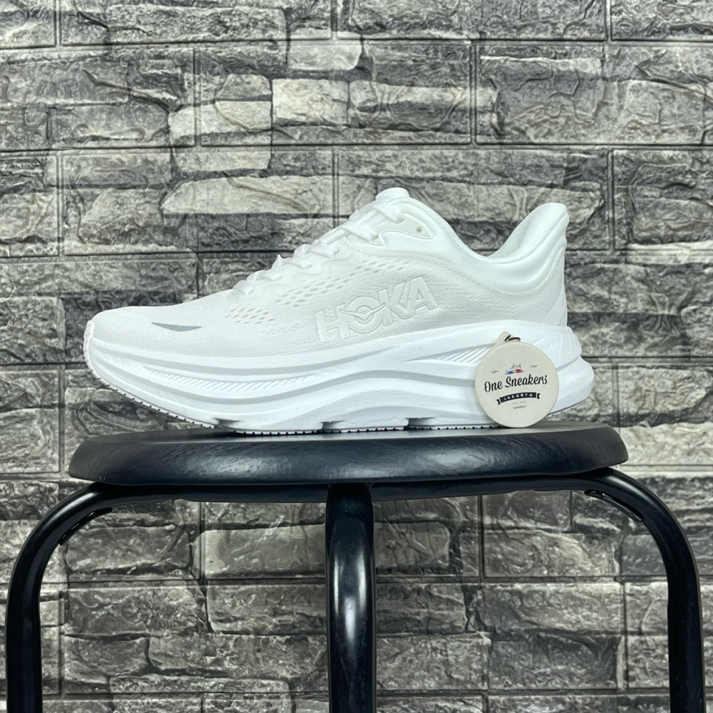 HOKA ONE ONE BONDI 9 TRIPLE WHITE