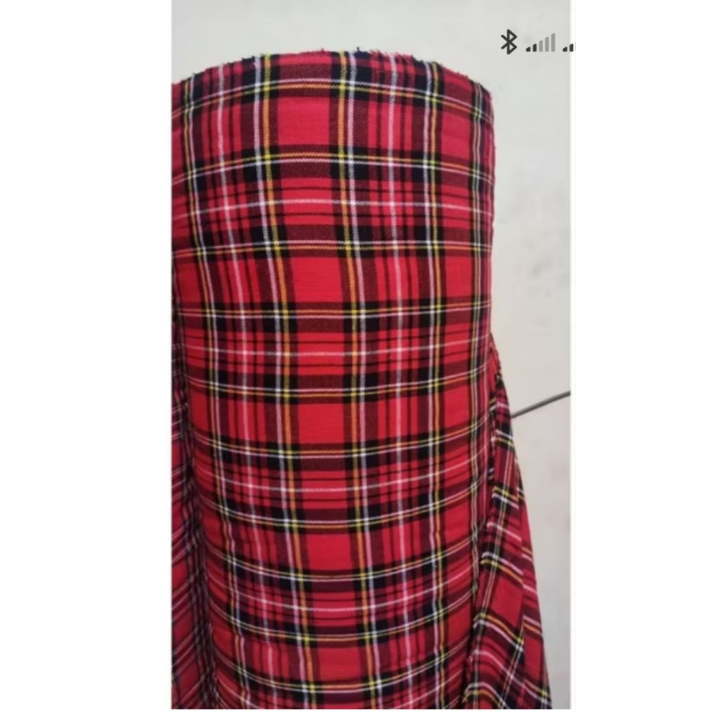 kain kotak merah tartan