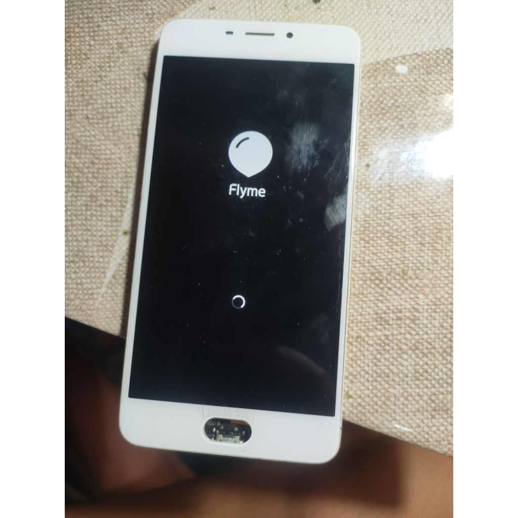 lcd meizu m6 ori copotan normal tinggal pasang mesin.tinggal warna hitam