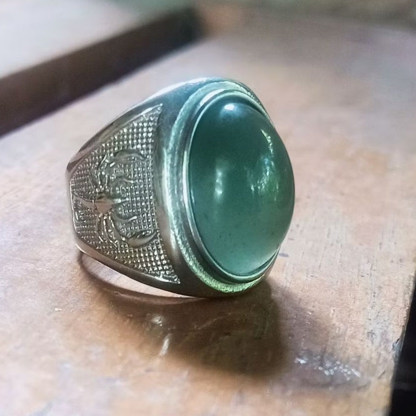 Natural Giok Jadeite. Burma Tipe A