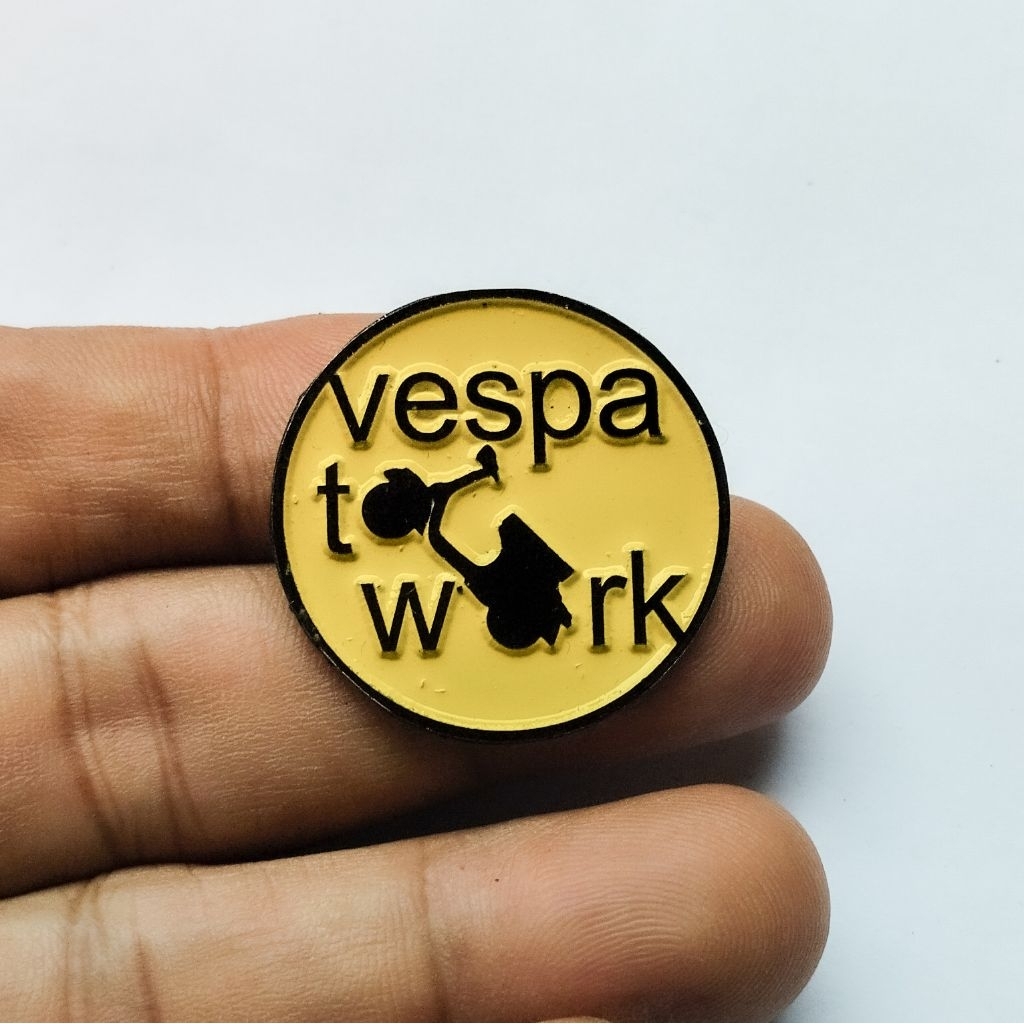 Enamel Pin Vespa to Work