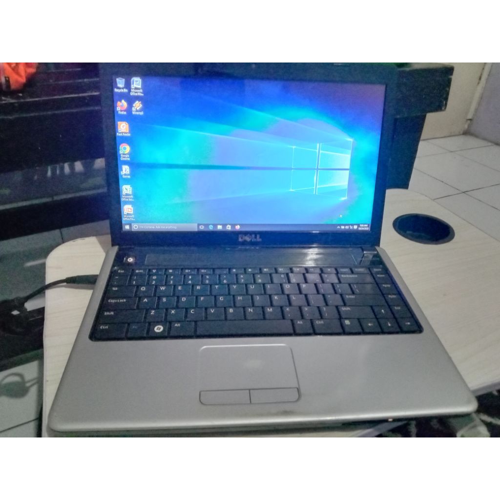 Laptop Dell inspiron pakai sambil cas