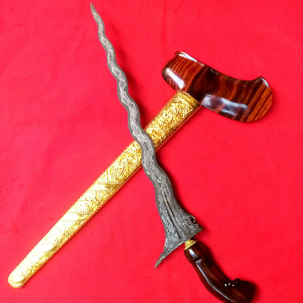 Koleksi Dapur Sengkelat Luk 13 Pamor Pendaringan Kebak Tangguh Mataram Sepuh