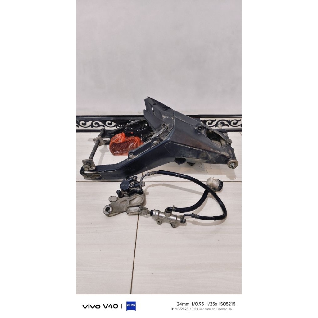 swing arm set Mt15 R15 v3 ataupun xsr155 original