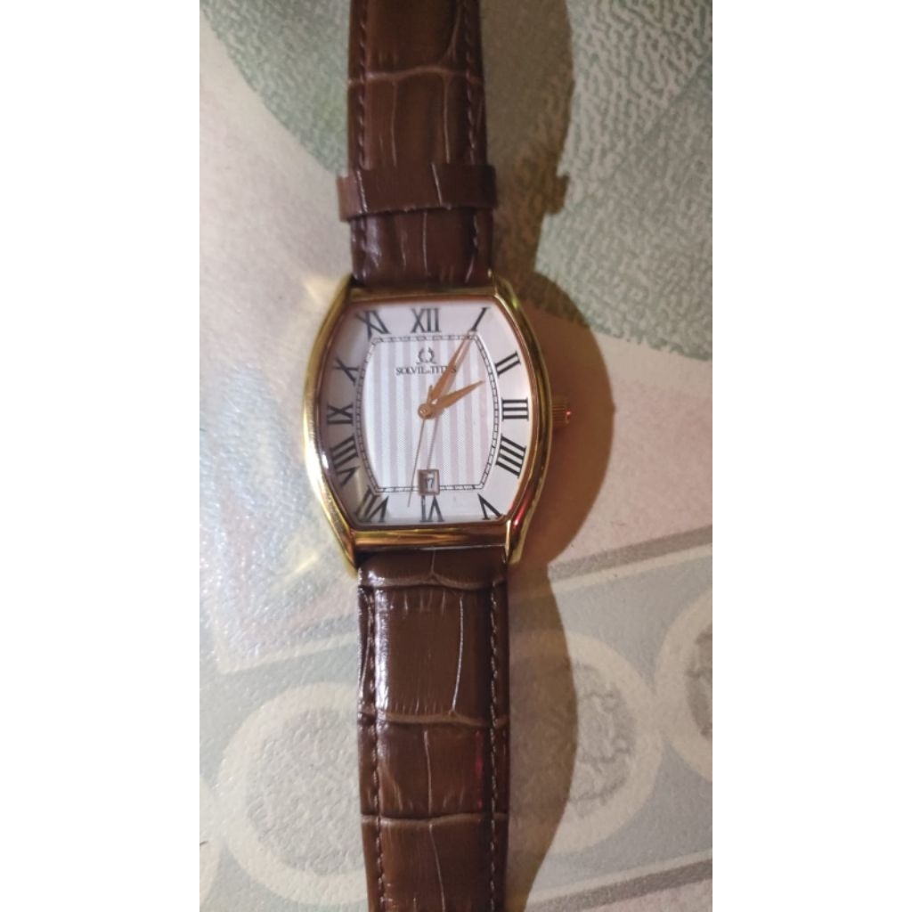 Solvil et Titus W06-02825-002 Women's Quartz Analogue Watch in White Dial and Leather Strap