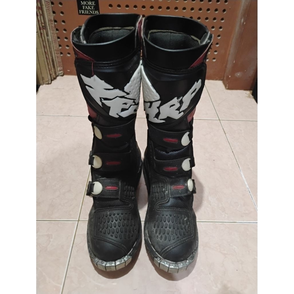 Sepatu Motor Trail HRP Racing Merah