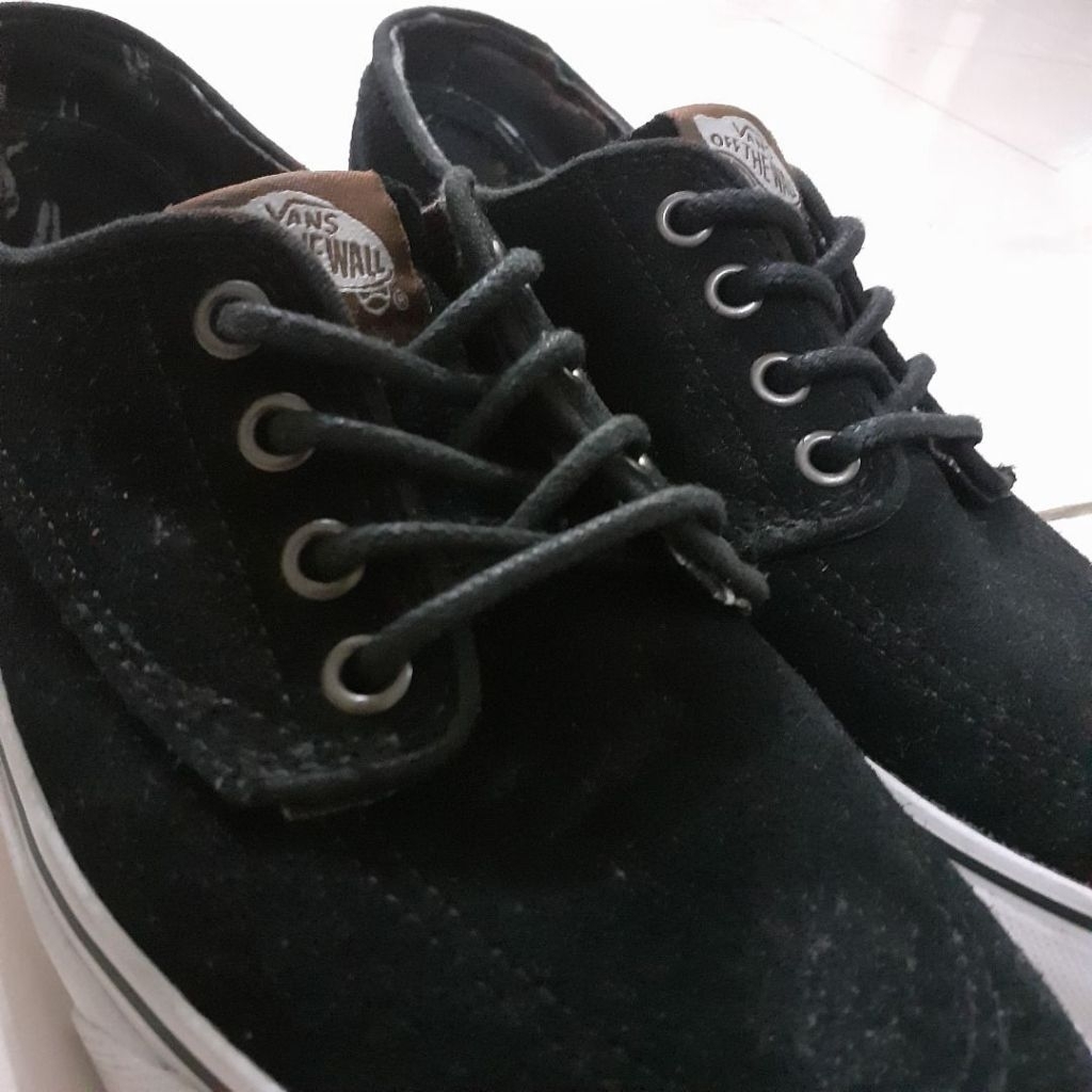 Vans Brigata Desert Tribe Sepatu Sneakers Suede Black/Hitam-White/Putih Suede Size 38.5 (39) Rare Or