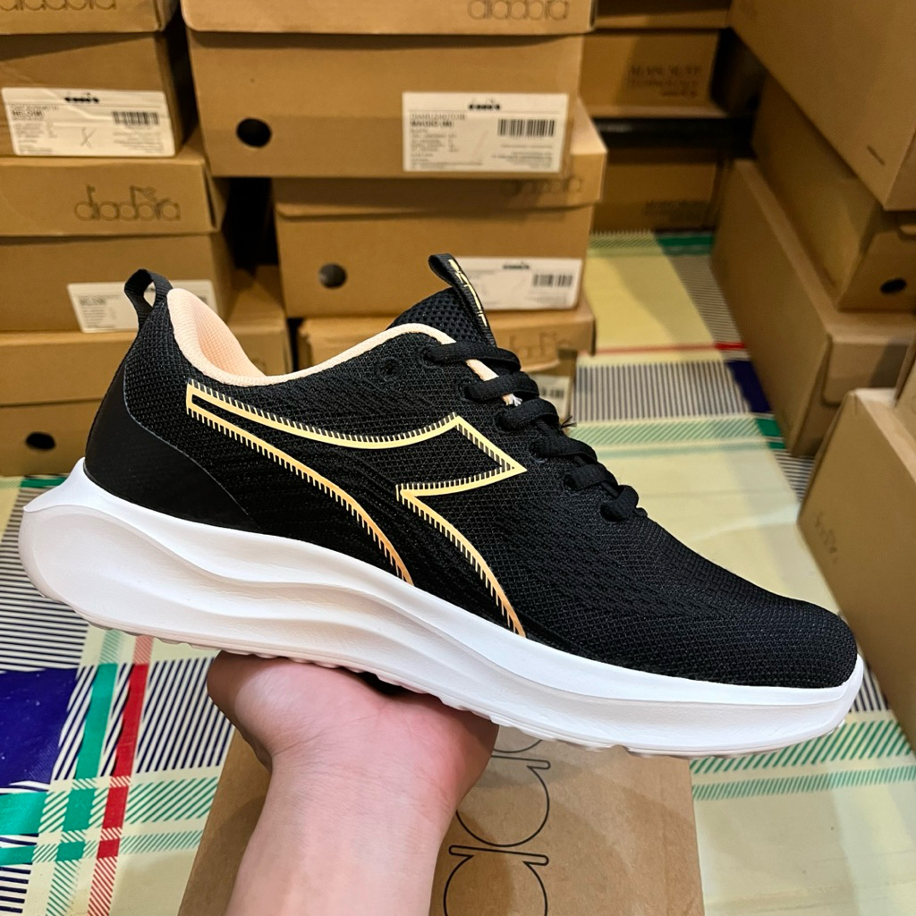 SEPATU DIADORA MEDORO BLACK PINK ORIGINAL BNIB