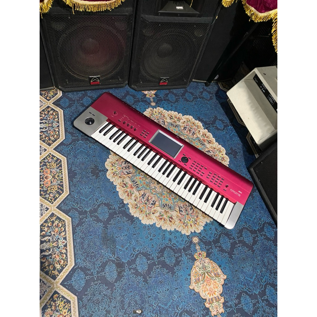 Keyboard Synthesizer KORG KROME