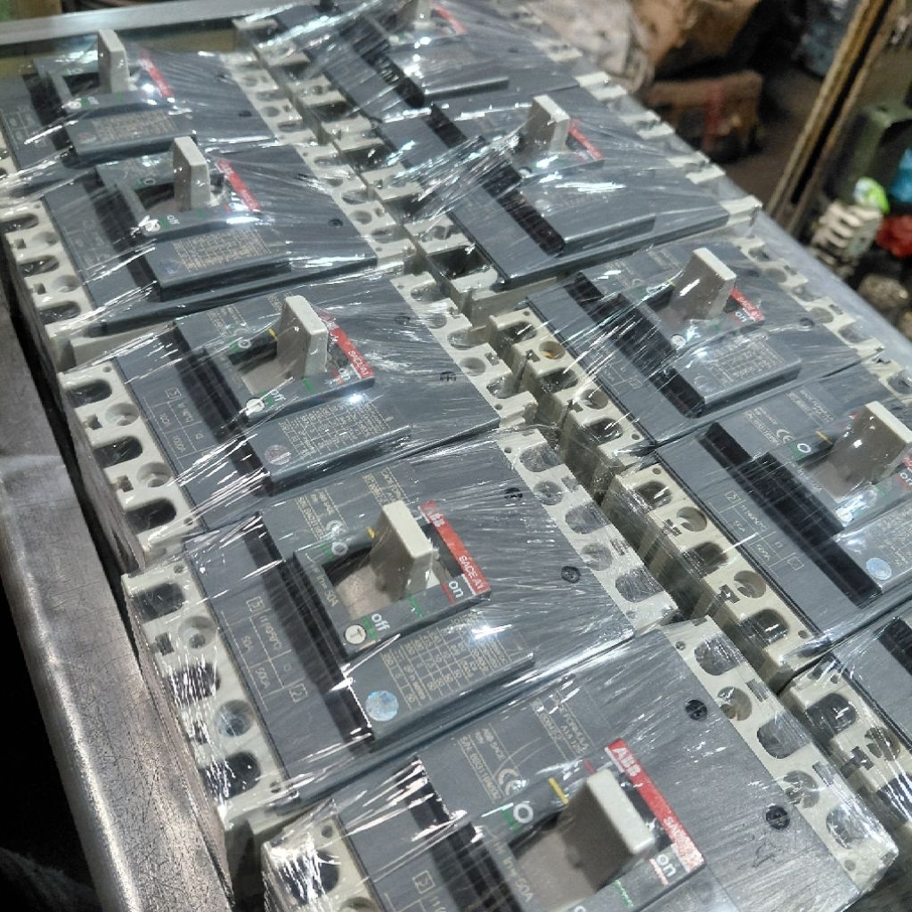 MCCB BREAKER NFB ABB SACE 1 40 A 50 A 100 A 125 A 3P