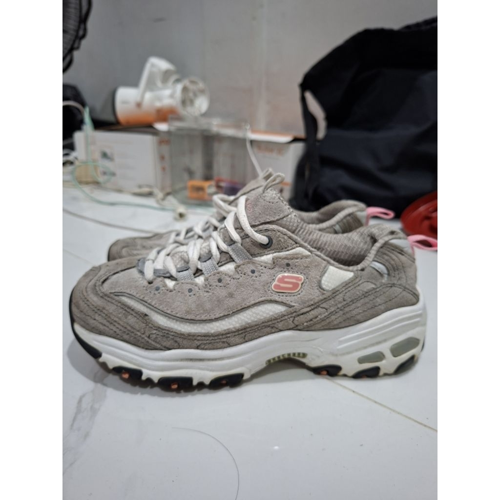 Sepatu Preloved Skechers Size 35
