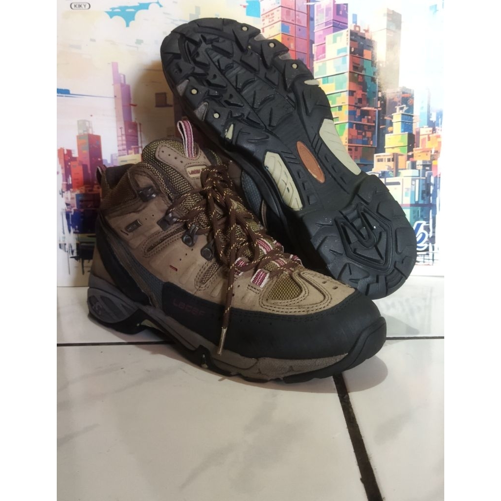 Sepatu Outdoor Hiking Lecaf Semi High