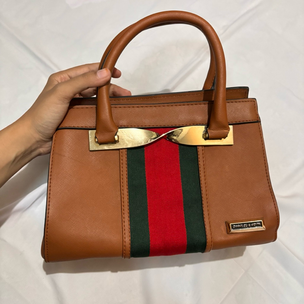 PRELOVED HANDBAG CHARLES & KEITH (Include dustbag & strap panjang)
