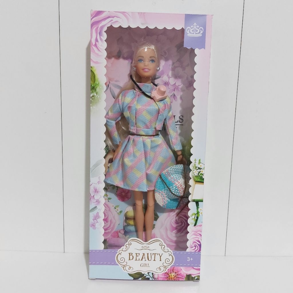 Boneka China Artikulasi (No Brand) - Terinspirasi Barbie The Movie in Plaid Matching Set