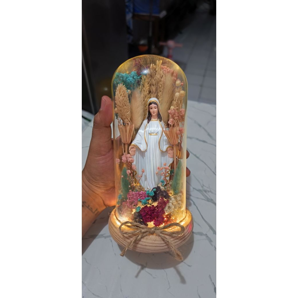 Glass Dome Bunda Maria
