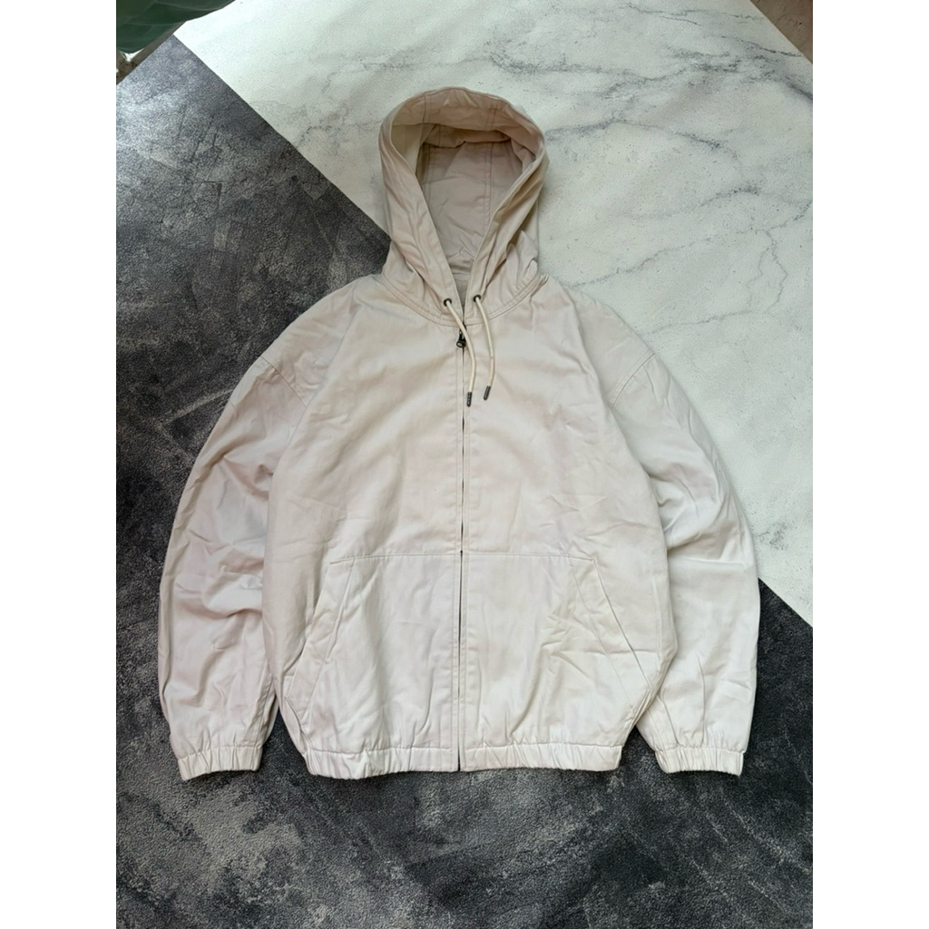 Active Jacket Uniqlo U  White Natura Like New condition