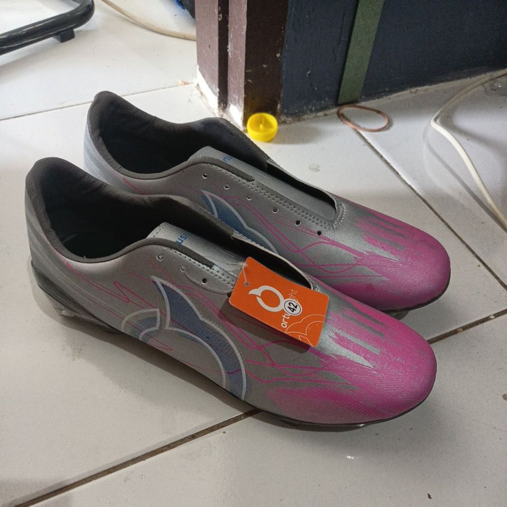 preloved Ortuseight blaze fg ukuran 42