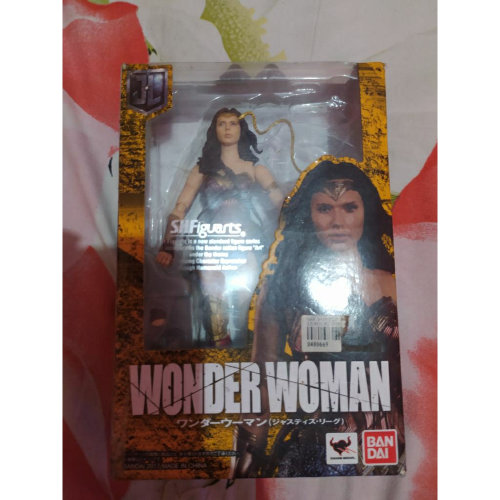 SHF wonder woman action figure