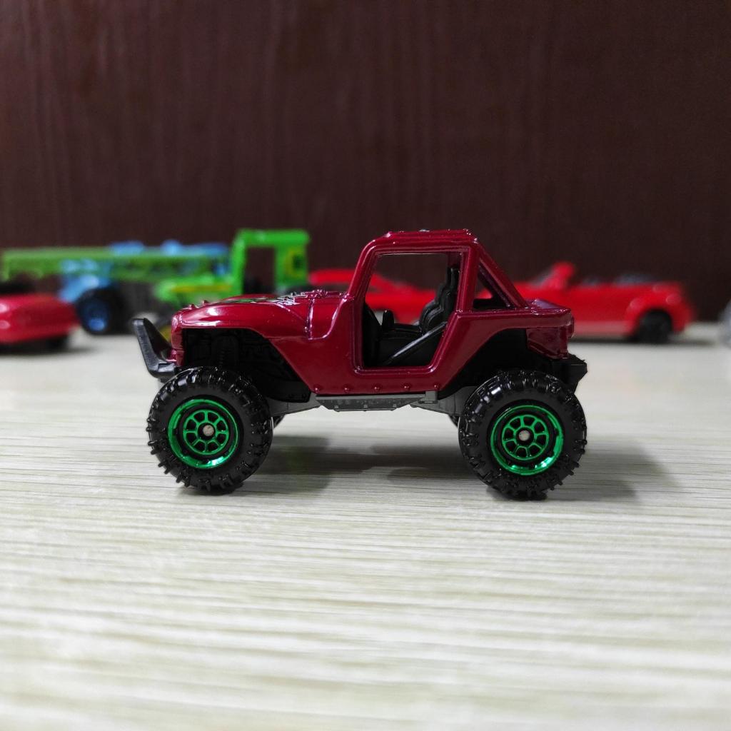 Matchbox MBX 4X4 Loose Merah Happy Holiday