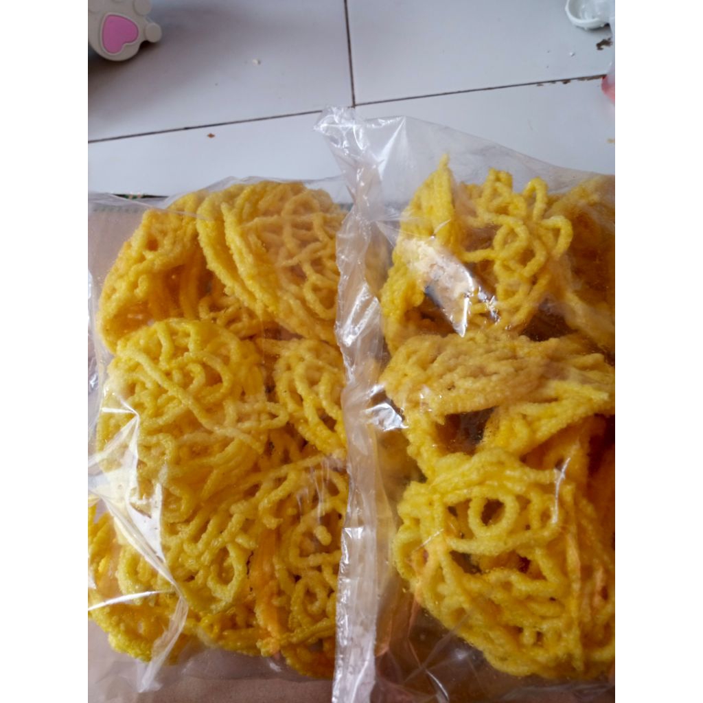 krupuk mie Kuning