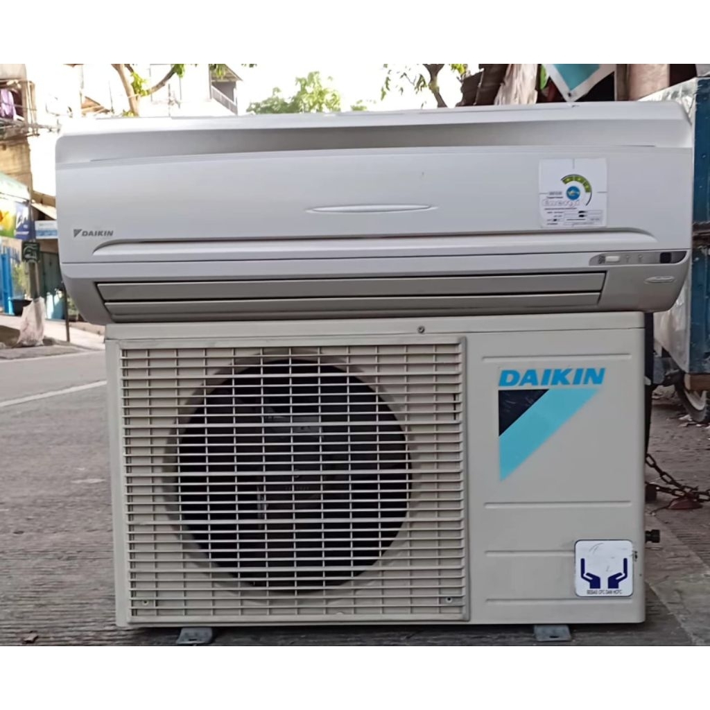 AC Daikin Thailand 1/2 PK R 410 SECOND