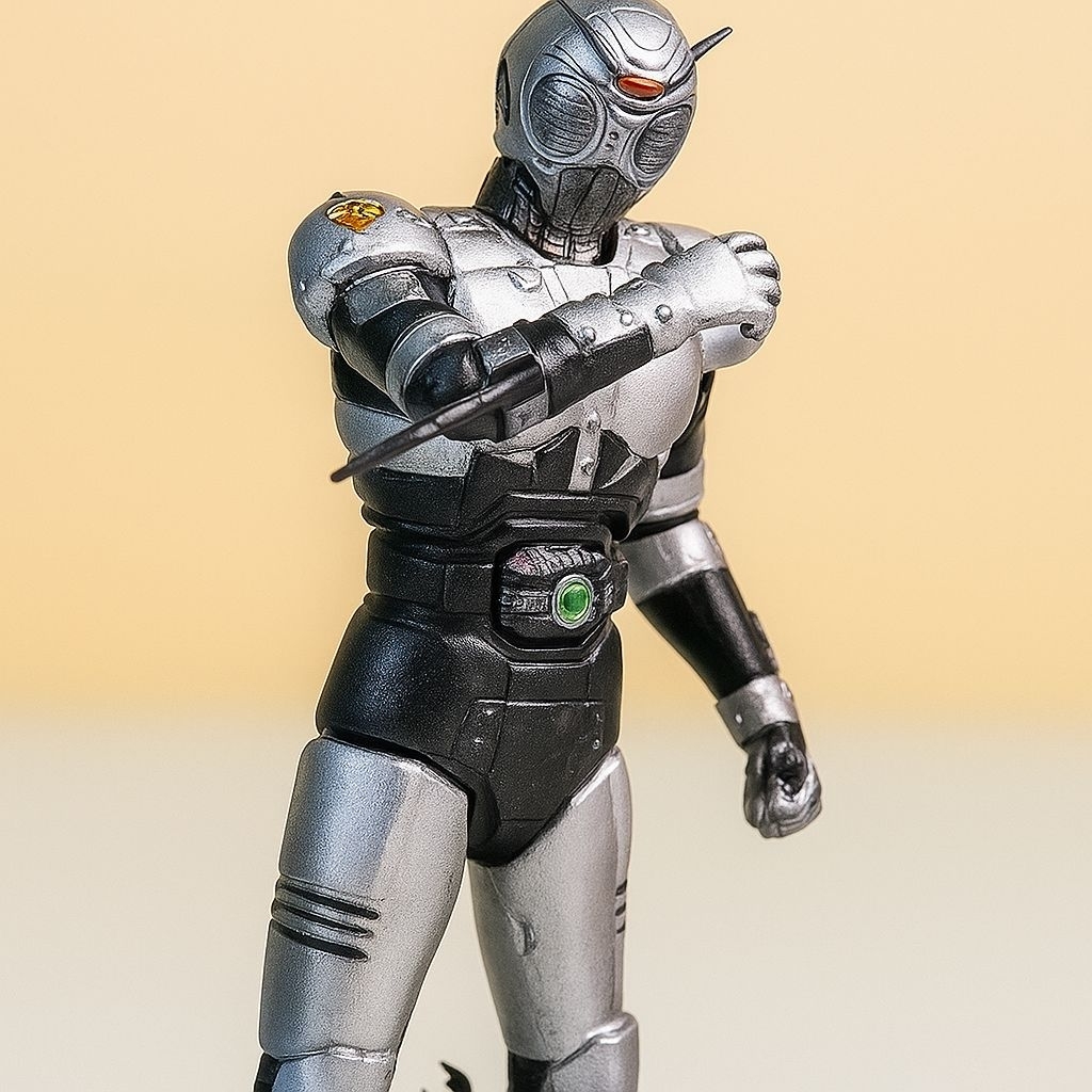 ACTION FIGURE / KOLEKSI / HIASAN KAMEN RIDER DG SHADOWMOON BANDAI