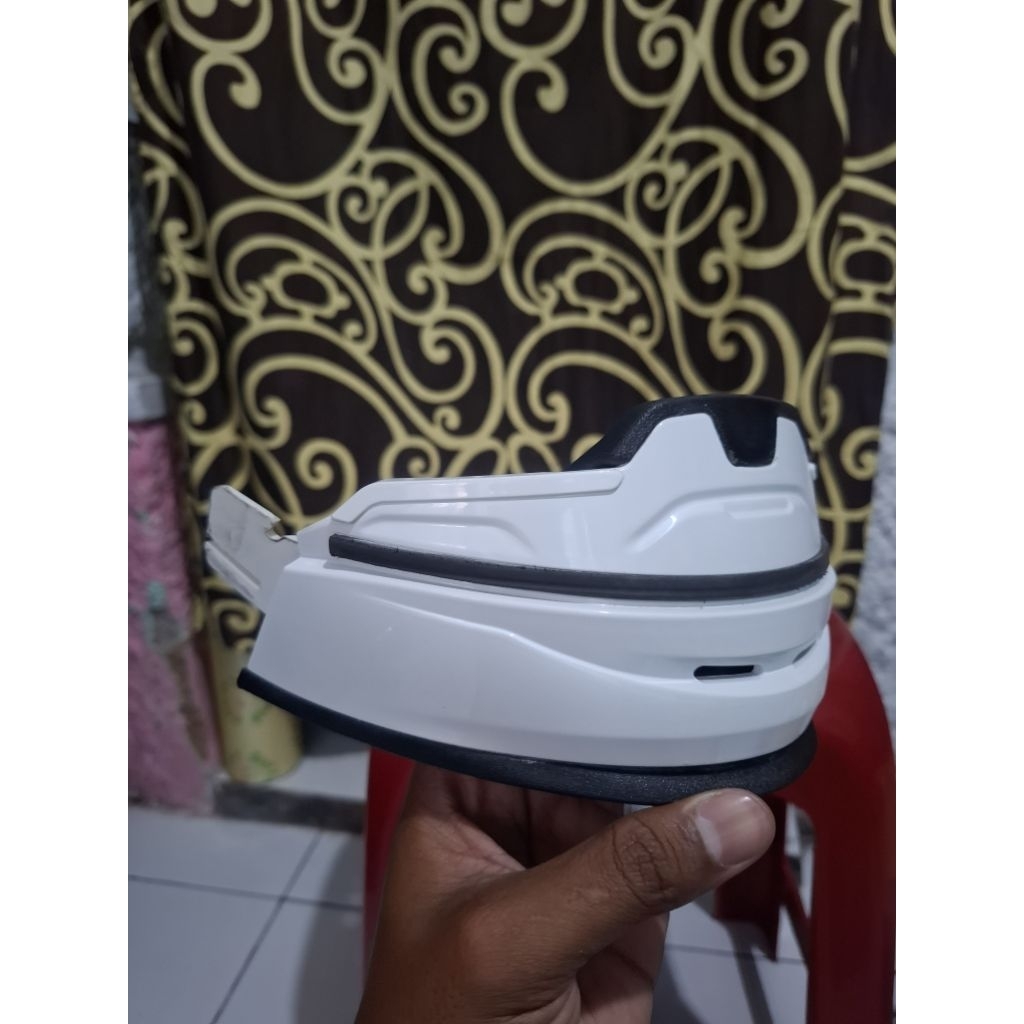 Zeus ZS 611C putih glossy Original