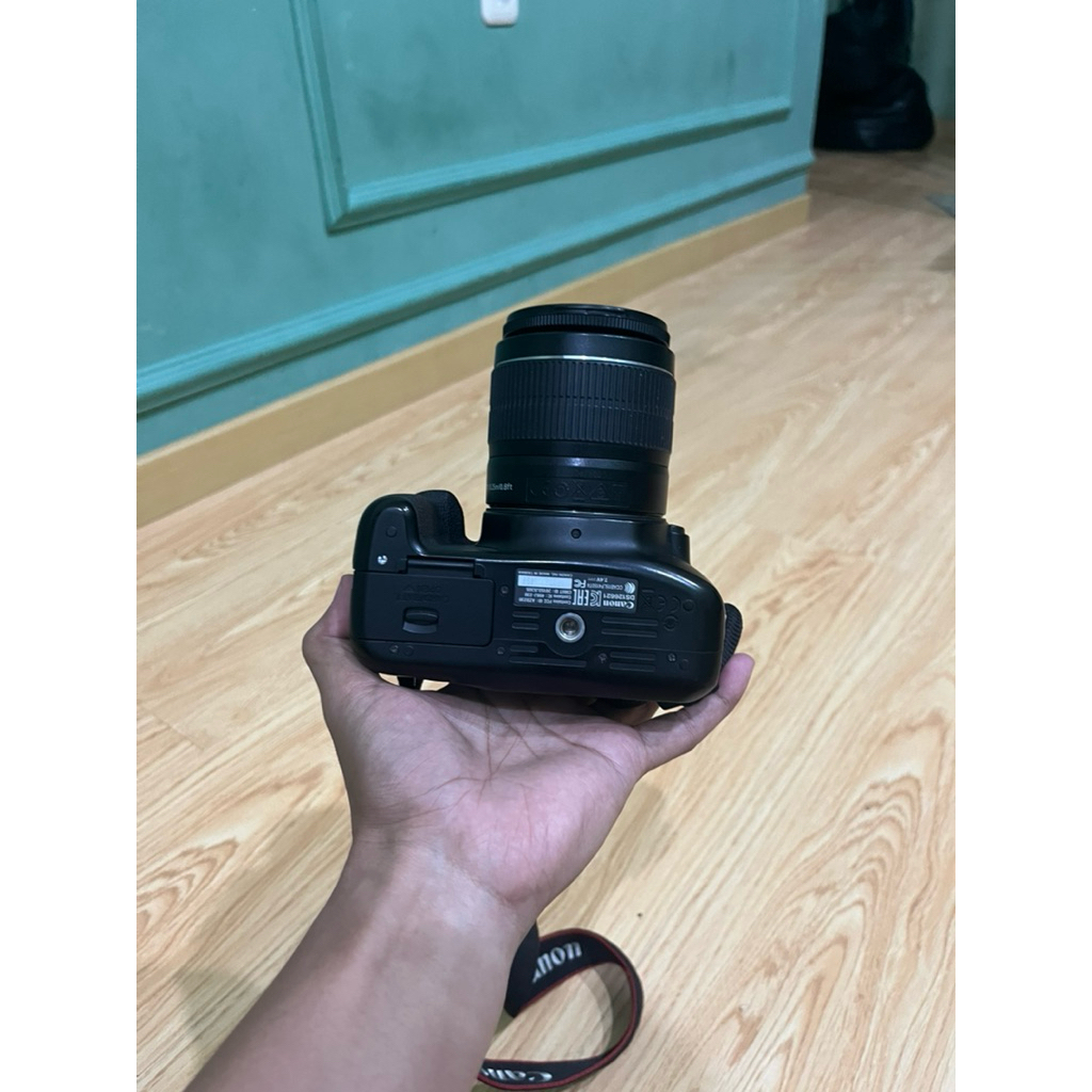 kamera canon 1300d second