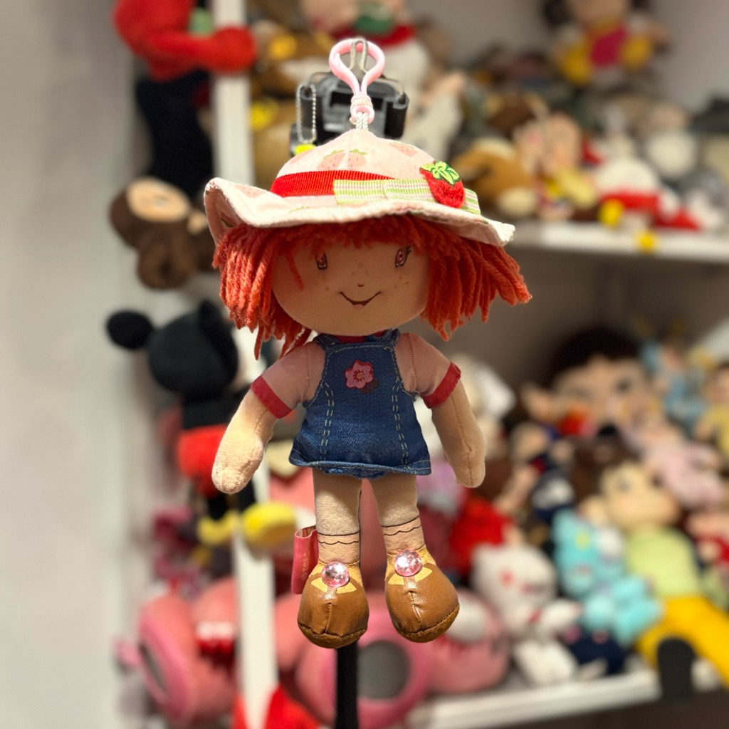 strawberry shortcake keychain