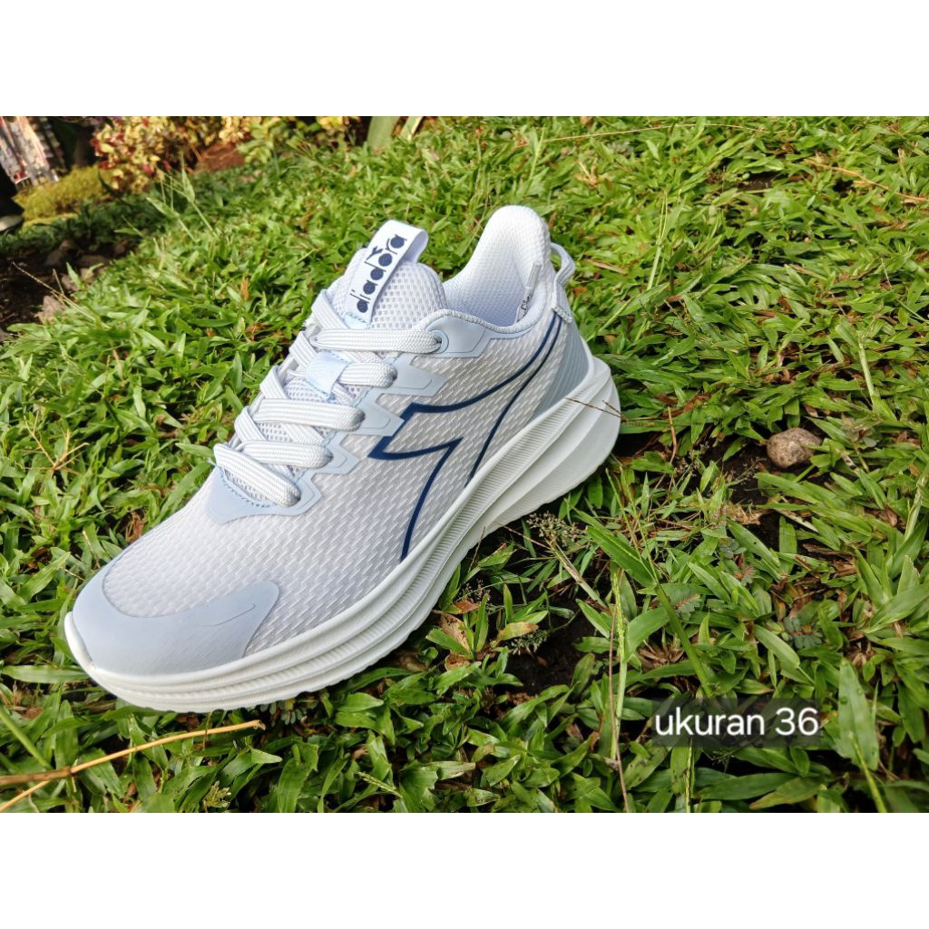 sepatu sport runing diadora cewek sepatu joging wanita branded diadora