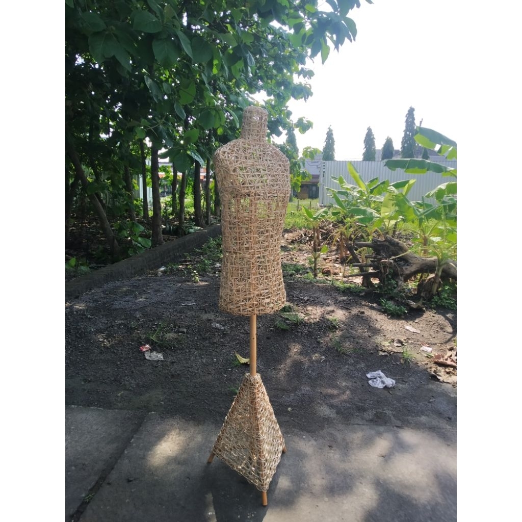 manekin owol kaki segitiga pria