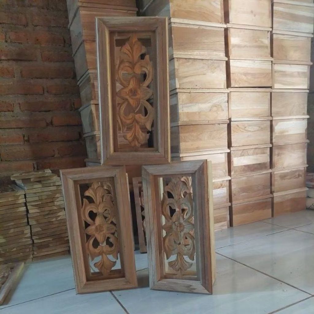 LOSTER MINIMALIS KAYU JATI