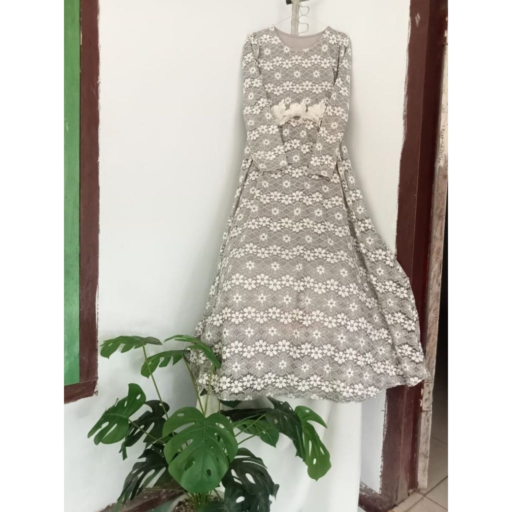 Preloved Gamis Brokat