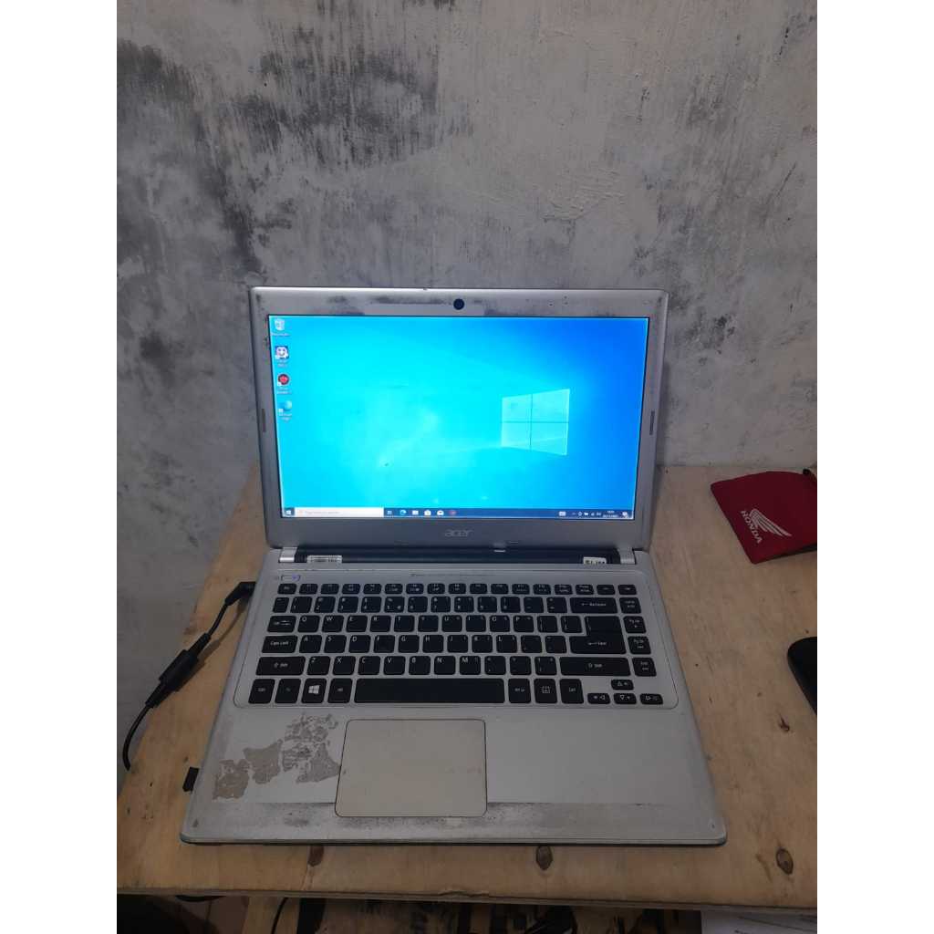 Laptop Bekas Second Acer V5 471  Intel Pentium Ram 4Gb  SSD 120 GB Surabaya