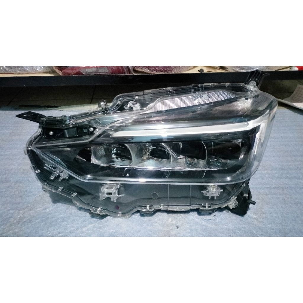 headlamp lampu depan toyota agya 2024