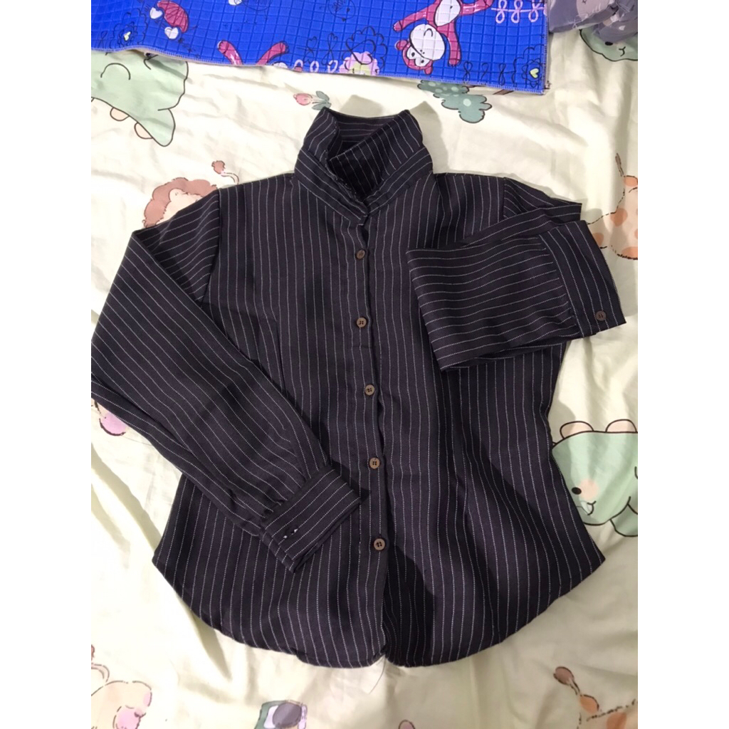 Preloved kemeja salur slimfit