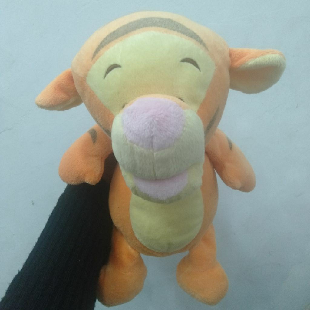 Boneka Plushie Tigger Winnie the Pooh