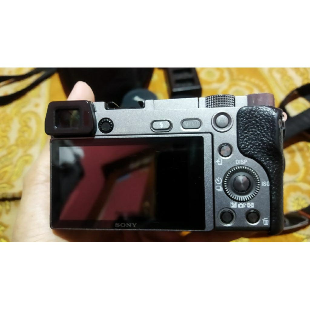 Kamera Sony A6000 + lensa kit + fix 35mm f1.7 murah banyak bonus