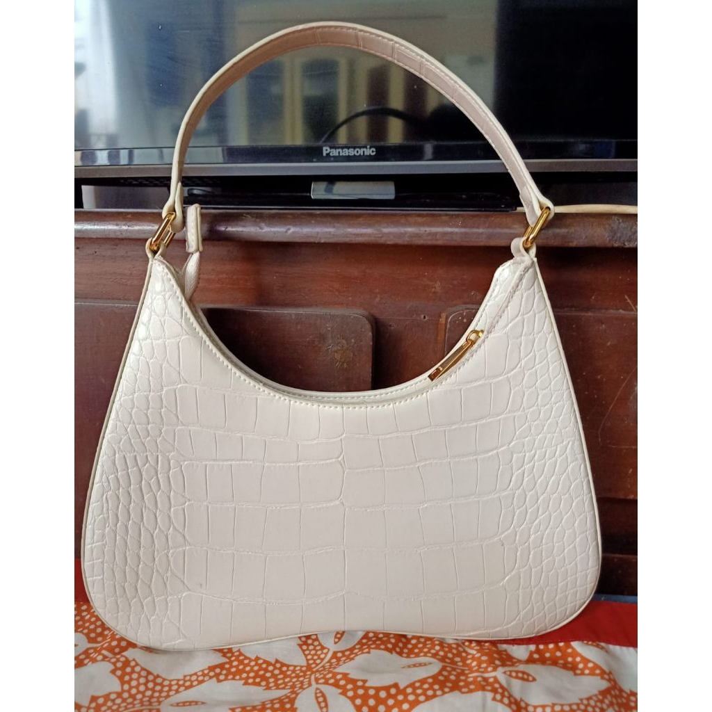 tas jw pei ruby soulder preloved